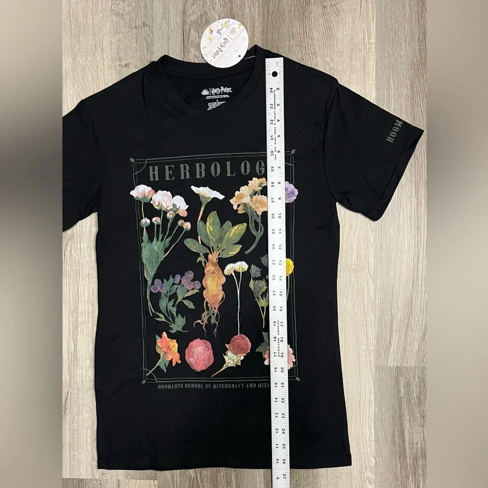 Harry Potter Herbology Hogwarts Graphic Black Print Tee Shirt Unisex Size Small - Picture 6 of 8